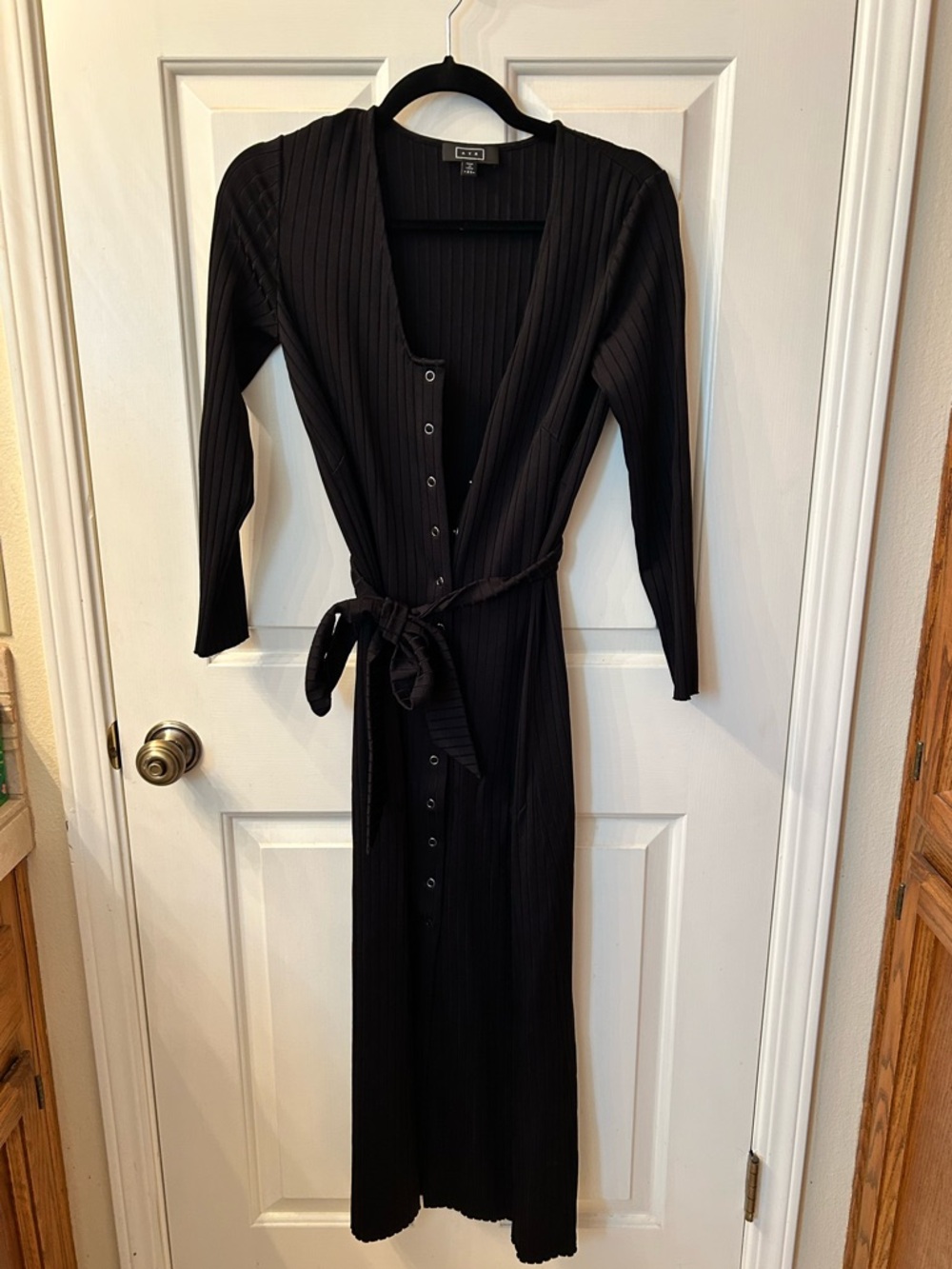 AYR Black Ribbed Button-Front Midi Dress with Tie Waist, size xs, NWOT